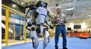 What is robot How does the robot work?